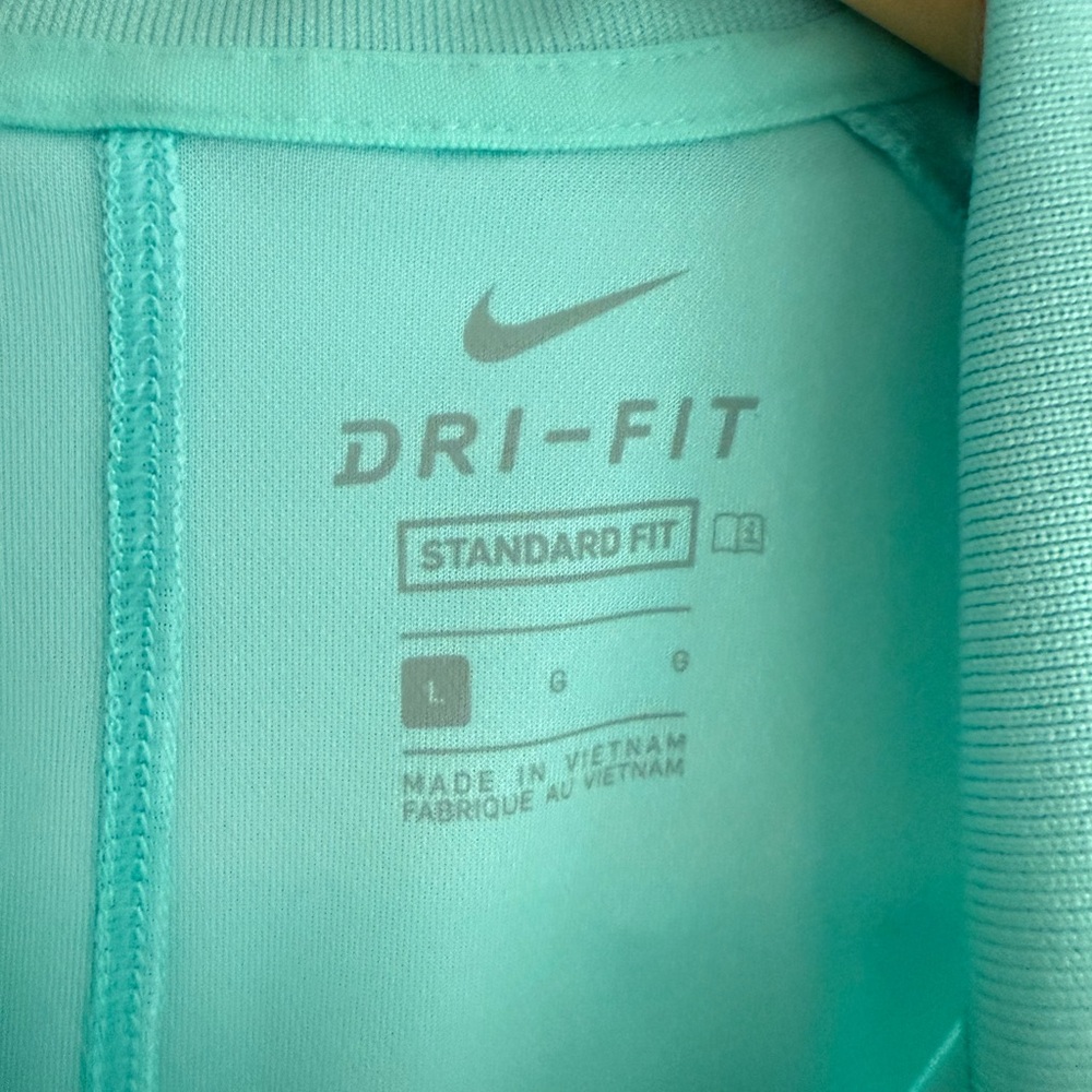 Nike Men's Light Blue Polo Shirt - Picture 3 of 5